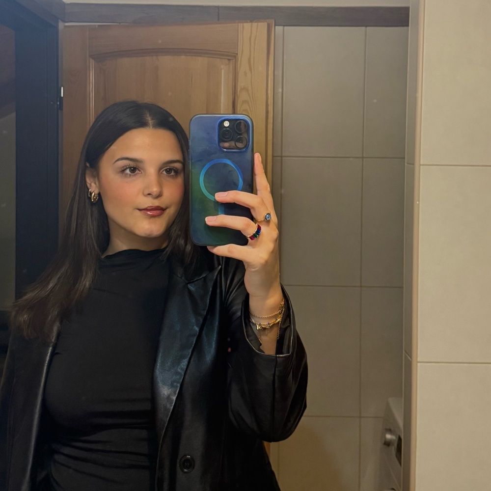Meet your Posher, Alexandra